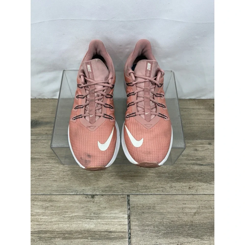 Nike quest running